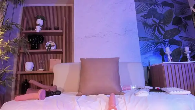 Chat +18 de LIAH_IZUMI ao vivo