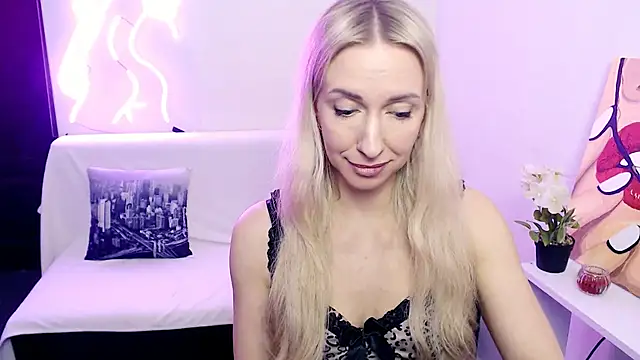 Chat XXX ao vivo de Cute_Smile_Shy