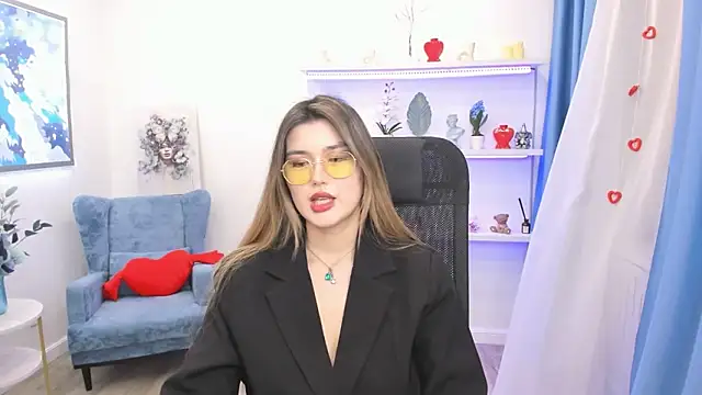 AnneTLi: онлайн-секс-чат