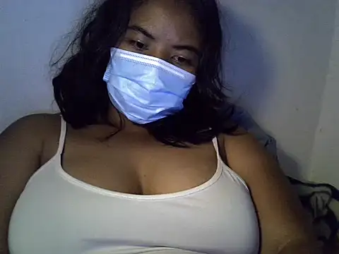 Artinah22's Live XXX Chat