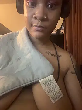 nickytheehawtie Chat XXX in diretta