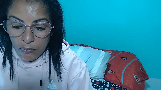 kateleyagrey – Naživo XXX chat