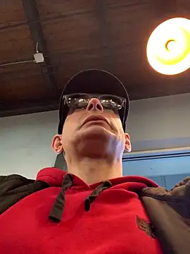 hailzeffn: διαδικτυακό σόου στην κάμερα