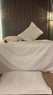 MiaPetit_ live XXX chat