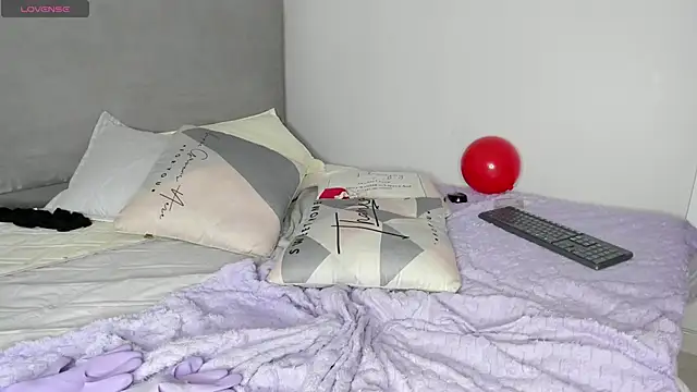 Chatroom XXX en direct de KIMAPRIL