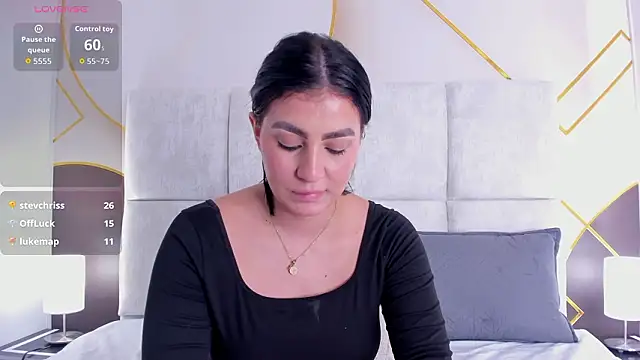 XXX chat uživo modela caroo_giraldo__