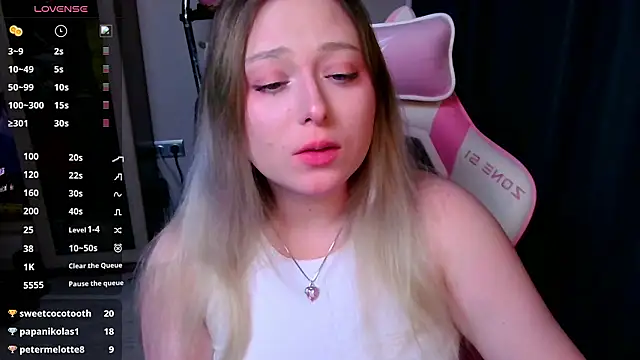 دردشة Emiliaaah الجنسية المباشرة