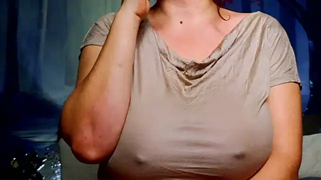 ElizabethEven élő XXX-chatje