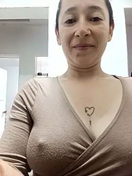 emilypoppy3 Adlı Modelin Web Kamerası Şovu