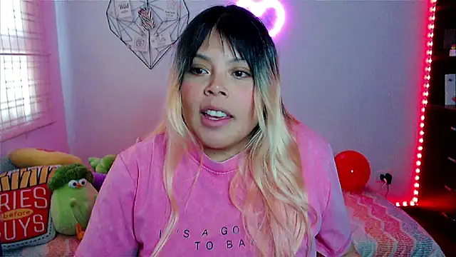 XXX chat uživo modela EllieMoonX