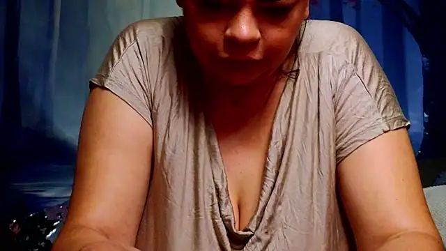 Chat XXX en directo de ElizabethEven