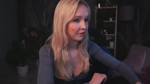 MaoqiBeverly Adlı Modelin Canlı XXX Sohbeti