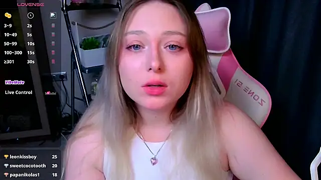 Chatroom XXX en direct de Emiliaaah