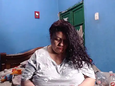 Lauren_baby Adlı Modelin Canlı XXX Sohbeti