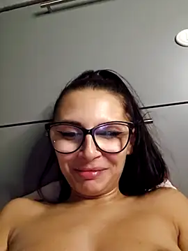 Онлайн чат XXX HiddendesireXO01