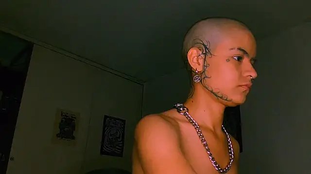 alex_one888 élő XXX-chatje