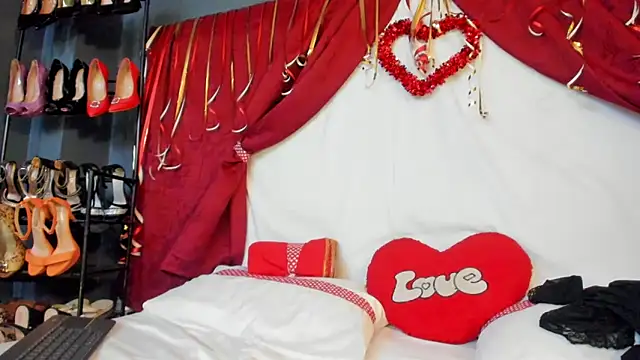 Matureyulyet Chat XXX in diretta