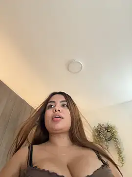 Онлайн чат XXX valeria2019hot