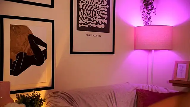 Živý XXX chat midnightbby_