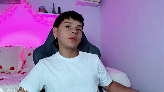 nico_leroy: онлайн-секс-чат