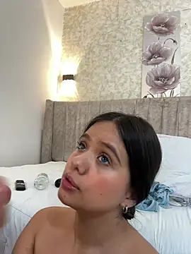 XXX chat uživo modela thamiina_