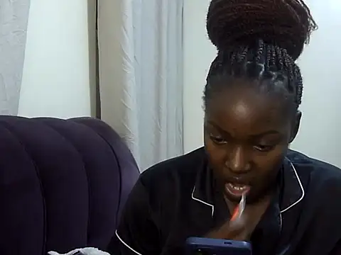 Sexy-suzy Adlı Modelin Canlı XXX Sohbeti