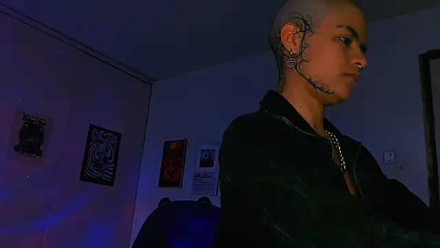 alex_one888 即時 XXX 聊天