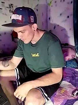 themaykiin18 Adlı Modelin Canlı XXX Sohbeti