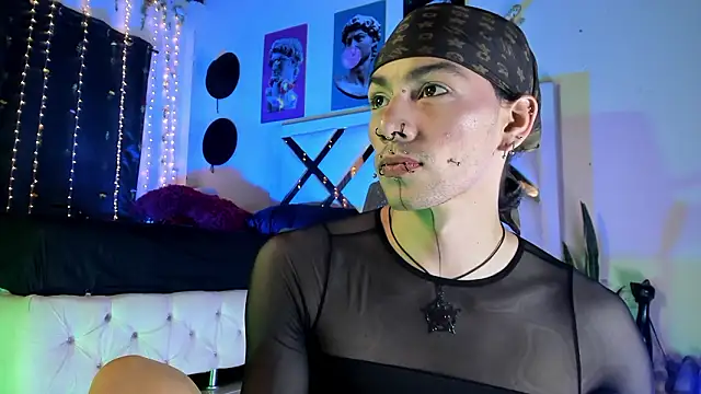 ArchieCollins Adlı Modelin Canlı XXX Sohbeti