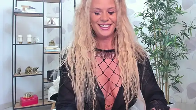 دردشة Smileyelyourgf الجنسية المباشرة