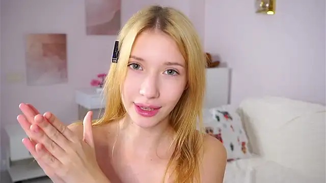 SunnivaCovil 网络视讯表演