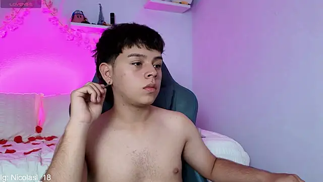 nico_leroy Pertunjukan Webcam