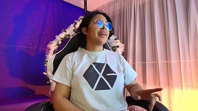 Živý XXX chat Emmapark_