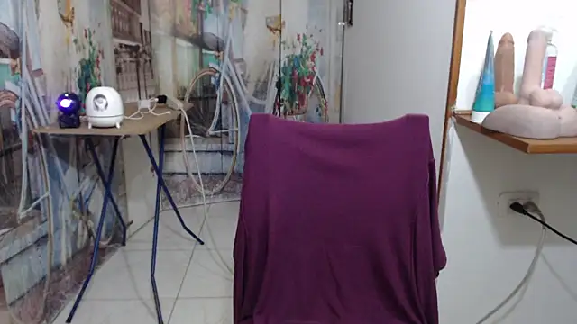 curly_greeneyedn Live XXX chat