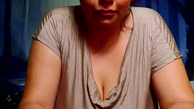 ElizabethEven Adlı Modelin Canlı XXX Sohbeti