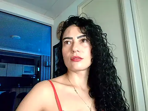 Chatroom XXX en direct de Koral369