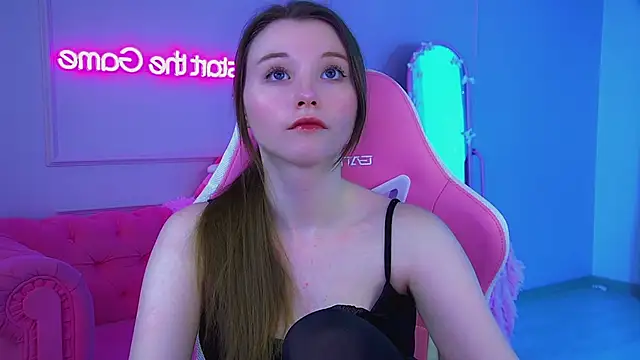 XXX chat uživo modela KeiraAsti