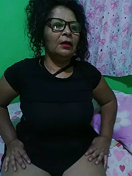 Amarantha25: онлайн-секс-чат