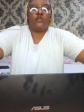 Thasha8's Live XXX Chat