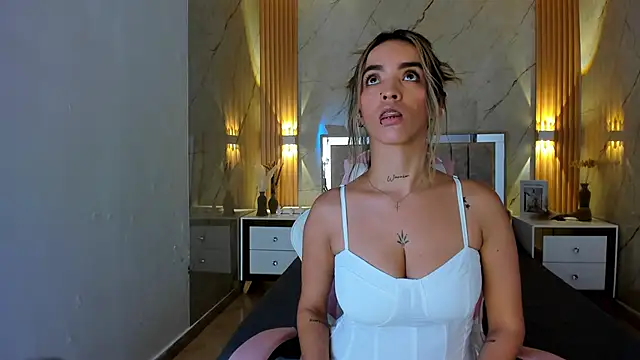 دردشة your_whore_Salome الجنسية المباشرة