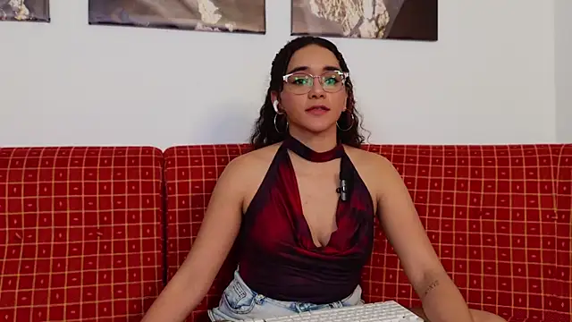 Taylor_Tina Live XXX-chat