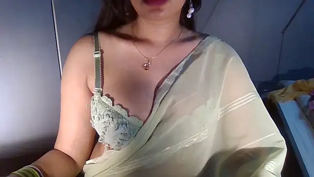 Yashika_Loves live XXX chat