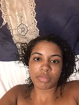 Lorennapires élő XXX-chatje