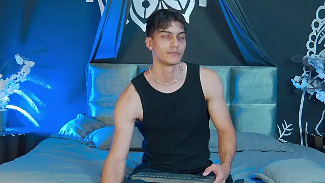 XXX chat uživo modela AlessioVitale