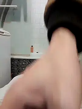 80julien Live XXX-Chat