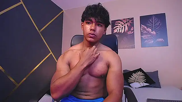 DanielHaloran: онлайн-секс-чат