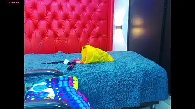 Cloe_r Show in webcam