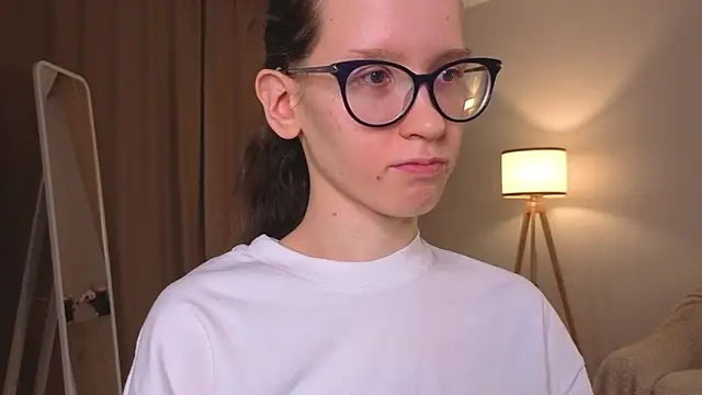 BettyBrowni Adlı Modelin Canlı XXX Sohbeti