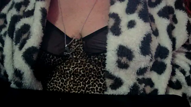 Playful_MILF_Demi Show in webcam