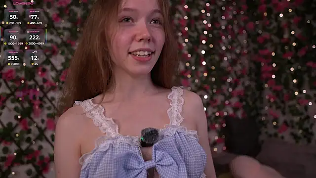 Petite_Polly Adlı Modelin Canlı XXX Sohbeti